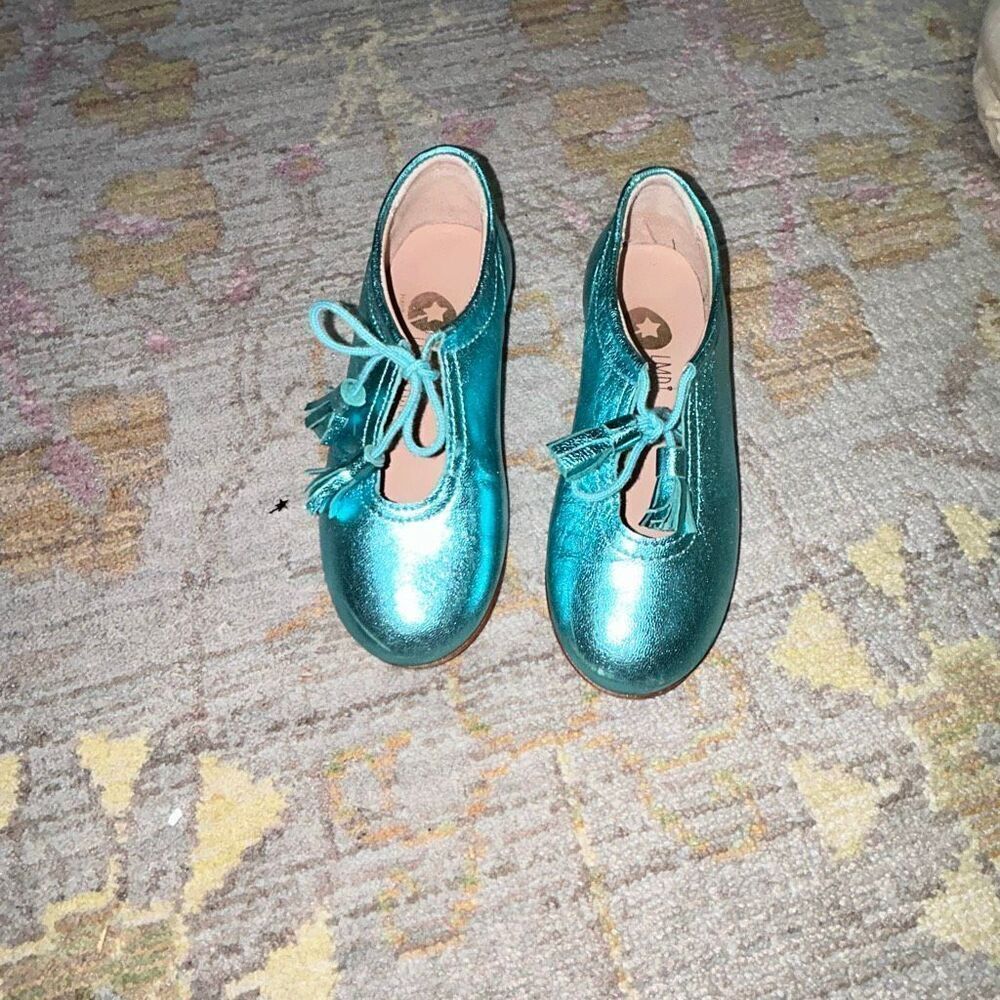Lmdi collection metallic blue tassel flat sz 26/9-9.5